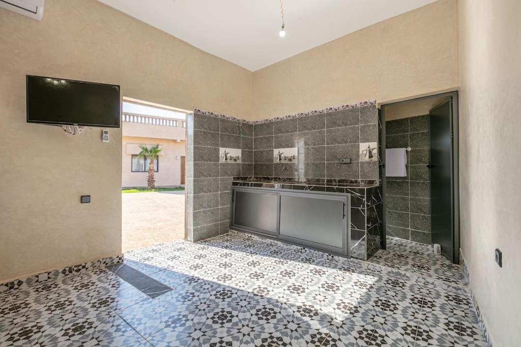 Villa Leila,Piscine , Grand Jardin, Jeux , Cuisiniere 马拉喀什 外观 照片