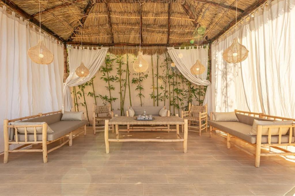 Villa Leila,Piscine , Grand Jardin, Jeux , Cuisiniere 马拉喀什 外观 照片